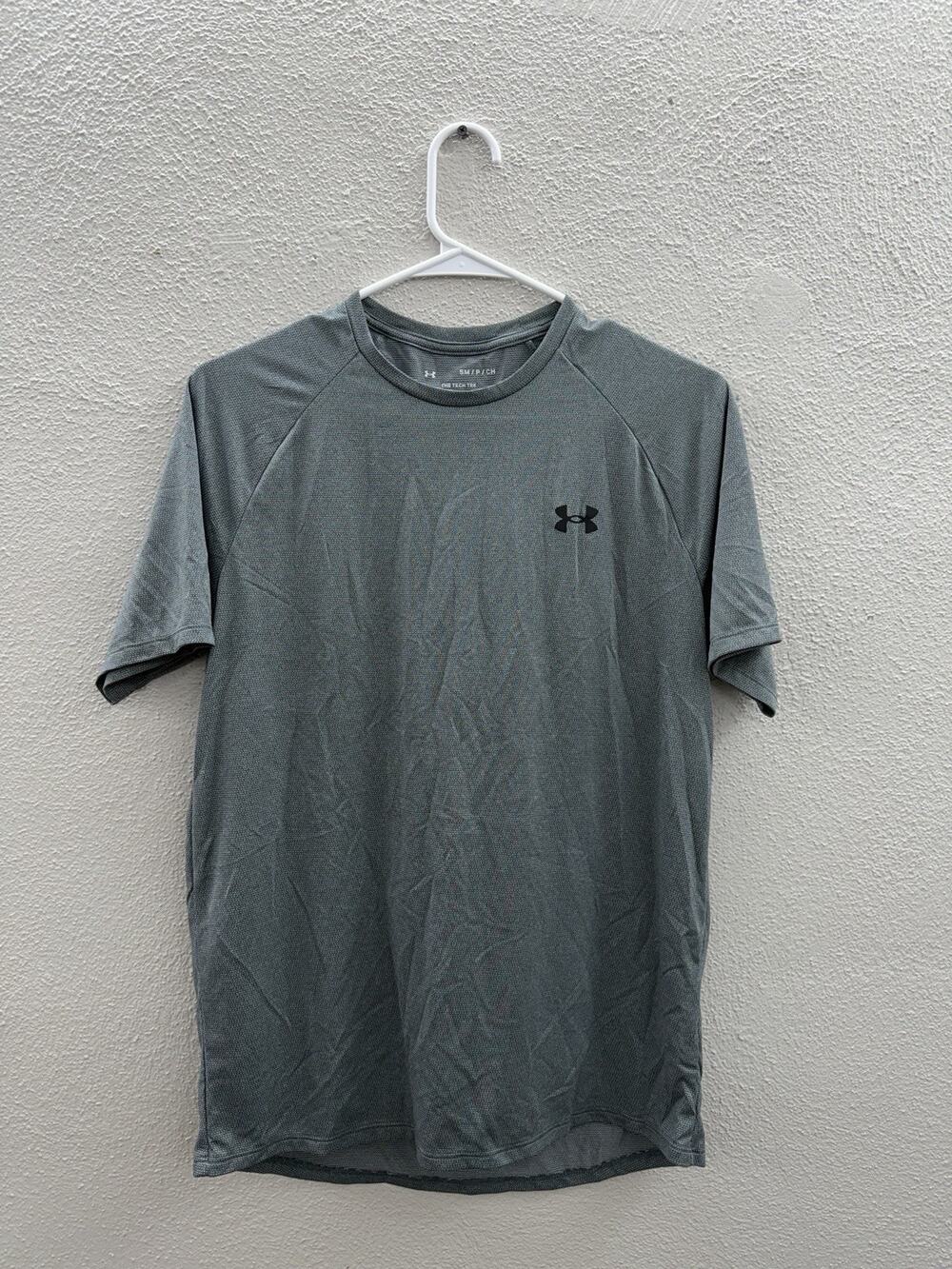 Under Armour Mens T-Shirt Size Small Gray Short Sleeve The Tech Tee Loose Fit